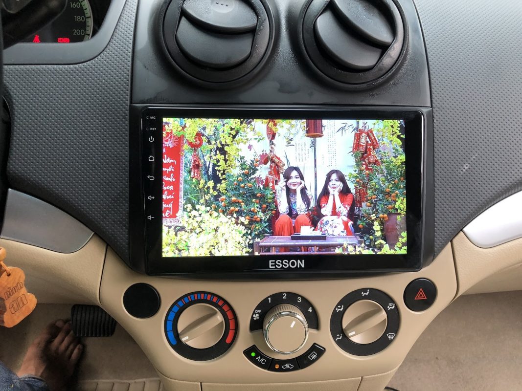 màn hình android cho ô tô vios 02
